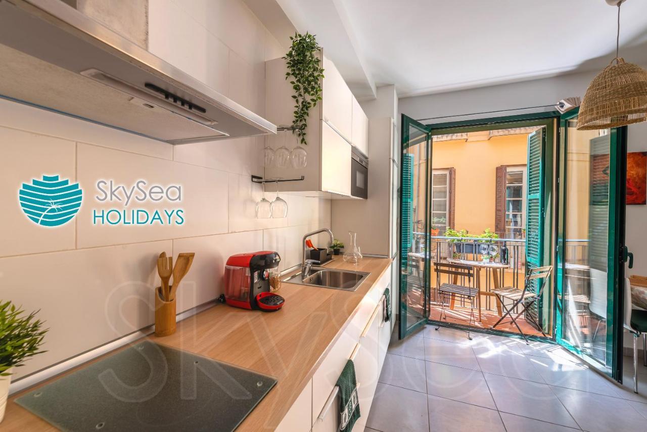 Skysea Holidays City Center Suites مالقة المظهر الخارجي الصورة