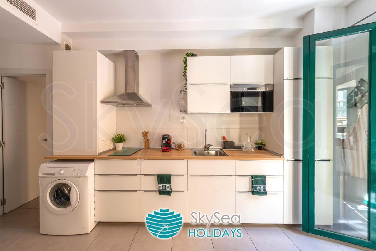 Skysea Holidays City Center Suites مالقة المظهر الخارجي الصورة
