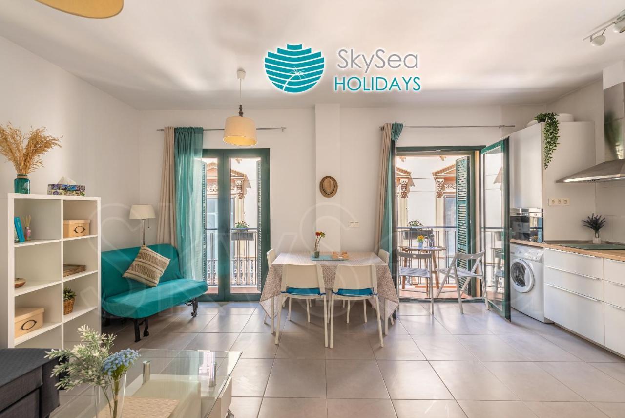 Skysea Holidays City Center Suites مالقة المظهر الخارجي الصورة