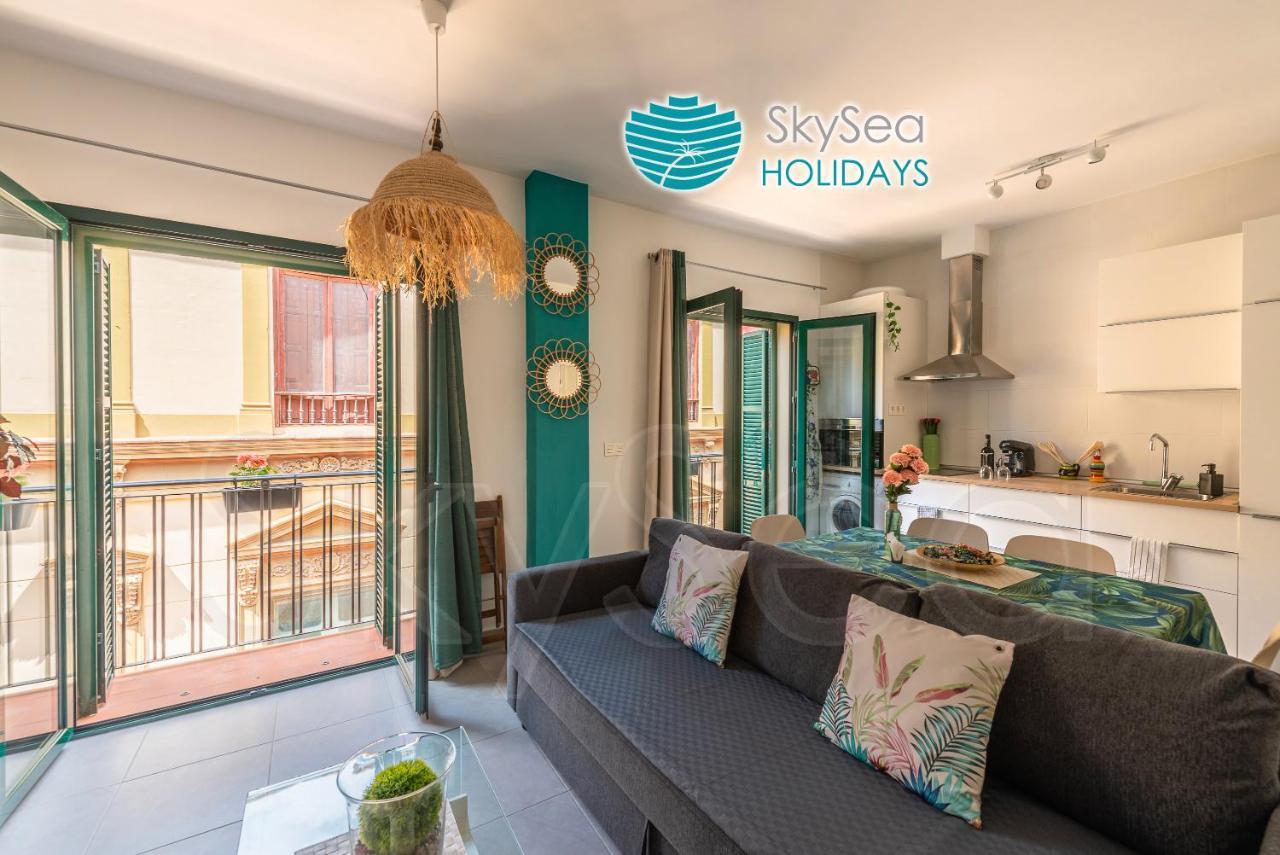 Skysea Holidays City Center Suites مالقة المظهر الخارجي الصورة
